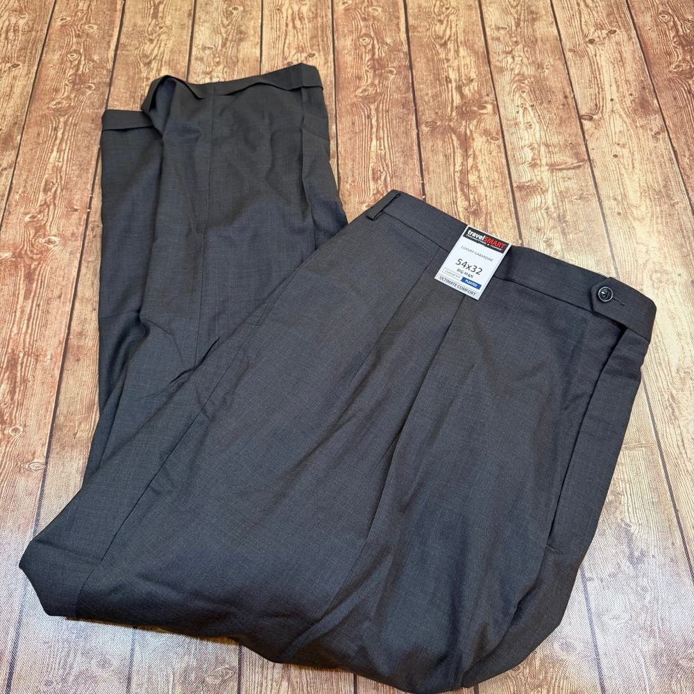 Roundtree & Yorke TravelSmart Dress Pants Mens 54x32 Gray Pleated Cuffed Big Man